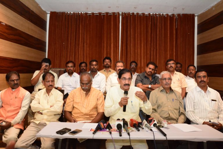 ಸಿದ್ದರಾಮಯ್ಯನು ಕೂಡ ಜೈಲಿಗೆ ಹೋಗುತ್ತಾನೆ