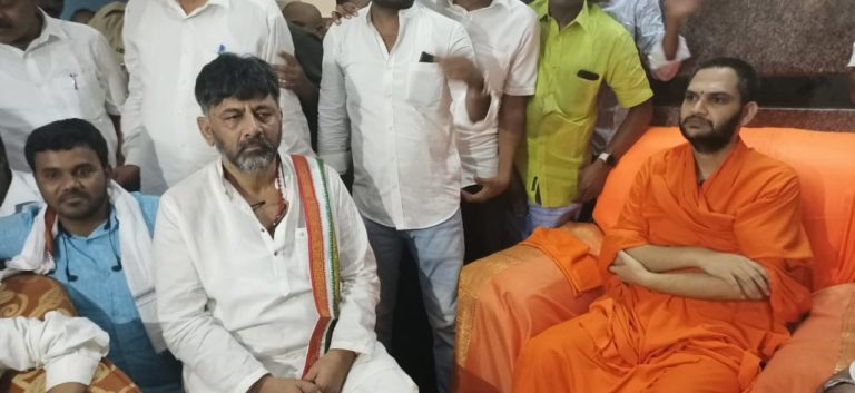 ಶಿರಾದಲ್ಲಿ ಡಿ.ಕೆ.ಶಿಗೆ ಅದ್ಧೂರಿ ಸ್ವಾಗತ