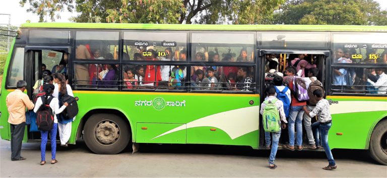 ಪಾಸ್ ಇದ್ರೂ ಹತ್ತಂಗಿಲ್ಲ ಬಸ್ಸು