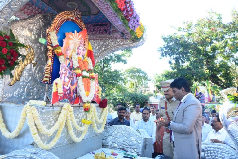 ತುಮಕೂರು ರಾಜ್ಯೋತ್ಸವ ರಂಗೇರಿತು
