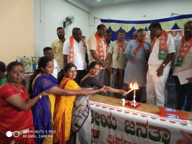 ತಿಪಟೂರು ಭಾಜಪ ಚುಕ್ಕಾಣಿ ಹಿಡಿದ ಸುರೇಶದ್ವಯರು