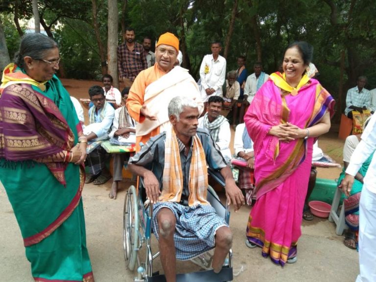 ಕುಷ್ಠರೋಗಿಗಳತ್ತ ಕೈ ಚಾಚಿದ ಸತ್ಯಸಾಯಿ ಸಂಘಟನೆ