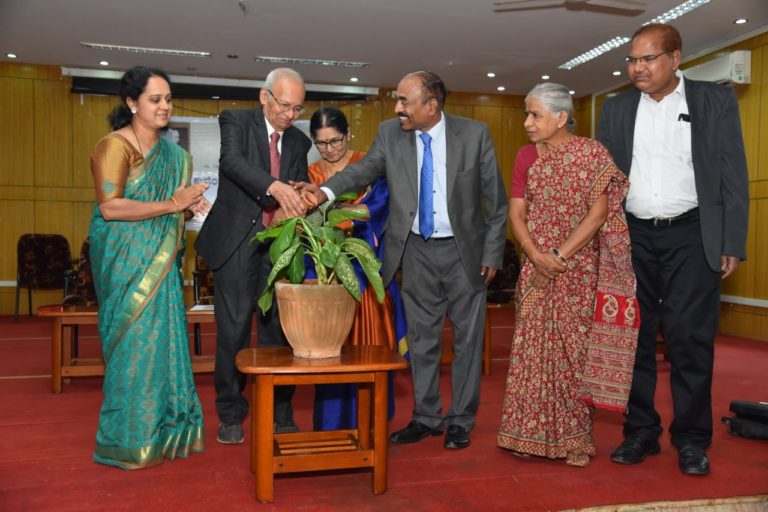 ವಿಶ್ವ ಮಾನವ ತತ್ವದಲ್ಲಿ ಸಮಾಜದ ಭವಿಷ್ಯ ಅಡಗಿದೆ