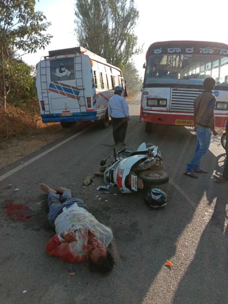 ಭೀಕರ ಅಪಘಾತ ಇಬ್ಬರ ದುರ್ಮರಣ