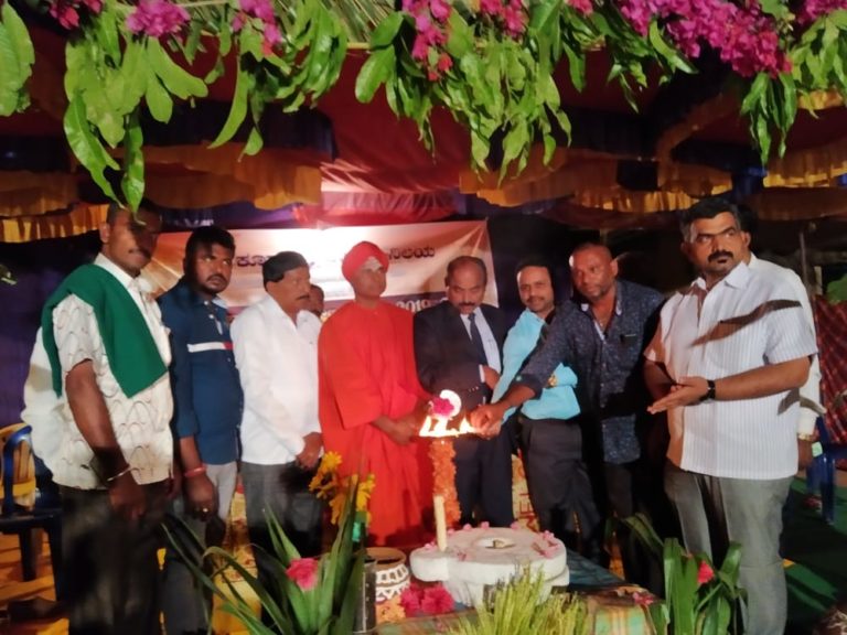 ದೊಮ್ಮನಕುಪ್ಪೆ ಗ್ರಾಮಕ್ಕೆ ಬಂದ ತುಮಕೂರು ವಿಶ್ವ ವಿದ್ಯಾನಿಲಯ