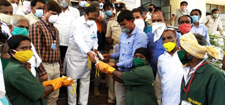 ತುರ್ತು ಆರೋಗ್ಯ ಸೇವೆಗೆ ನೆರವಾದ ಮಾಜಿ ಡಿಸಿಎಂ;  ಕೊರಟಗೆರೆಗೆ ಬಂದಿದ್ದಾರೆ  10 ಸಾವಿರ ಜನರು