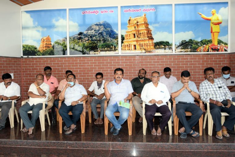 ಮಧುಗಿರಿಯಲ್ಲಿ ಕೊರೊನಾ ವಾರಿಯರ್ಸ್ ಗೆ ಸನ್ಮಾನ: ರಾಜೇಂದ್ರ