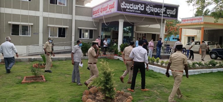 ಅಬ್ಬಬ್ಬಾ! ಕೊರಟಗೆರೆ ಪೊಲೀಸ್ ಠಾಣೇಲಿ ಕಳ್ಳರ ಕೂಯ್ಲು ಅಷ್ಟೇ ಅಲ್ಲ ಮಳೆ ಕೂಯ್ಲೂ ಇದೆ…