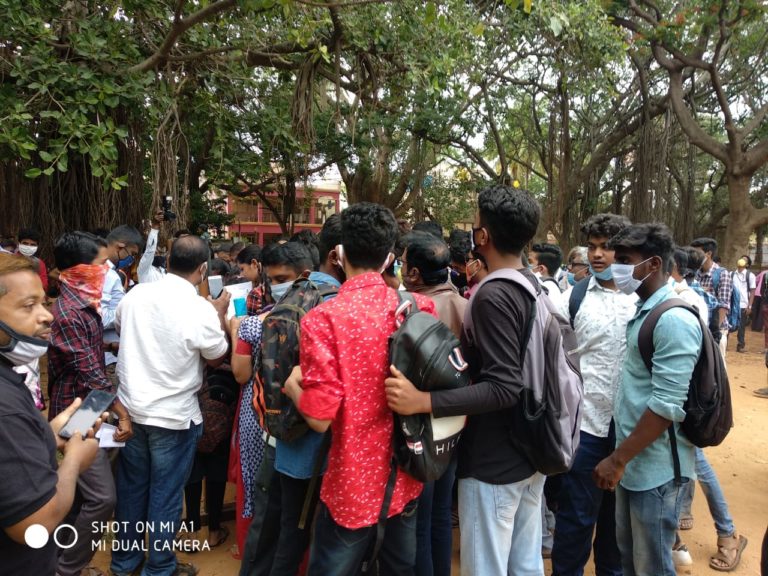 ಜಿಲ್ಲಾ ಕೇಂದ್ರದಲ್ಲೆ ಪಿಯುಸಿ ಪರೀಕ್ಷೆ ಅವ್ಯವಸ್ಥೆ