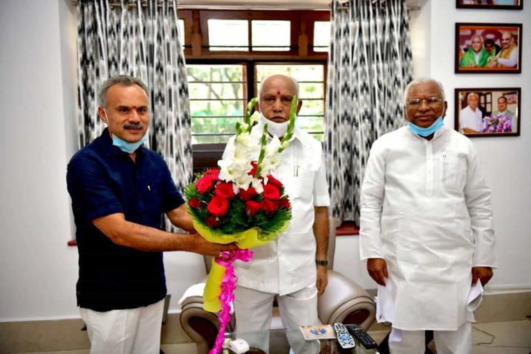 ಸುರೇಶಗೌಡರ ಬೆನ್ನುತಟ್ಟಿದ ಸಿಎಂ ಯಡಿಯೂರಪ್ಪ