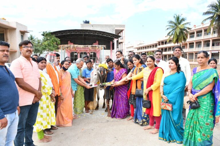 ಗೋಹತ್ಯೆ ನಿಷೇಧ ಕಾಯ್ದೆ: ಸುರೇಶಗೌಡ ನೇತೃತ್ವದಲ್ಲಿ ಸಂಭ್ರಮಾಚರಣೆ