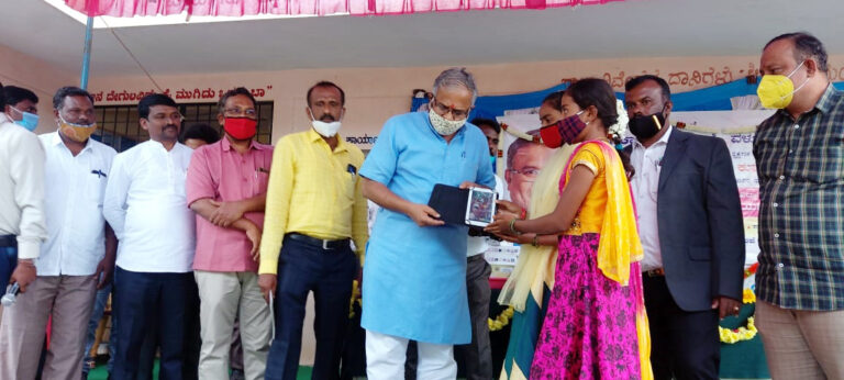ಕೊರೋನಾ ಪಾಸ್ ಬೇಡ- ಸಚಿವ ಸುರೇಶ್ ಕುಮಾರ್