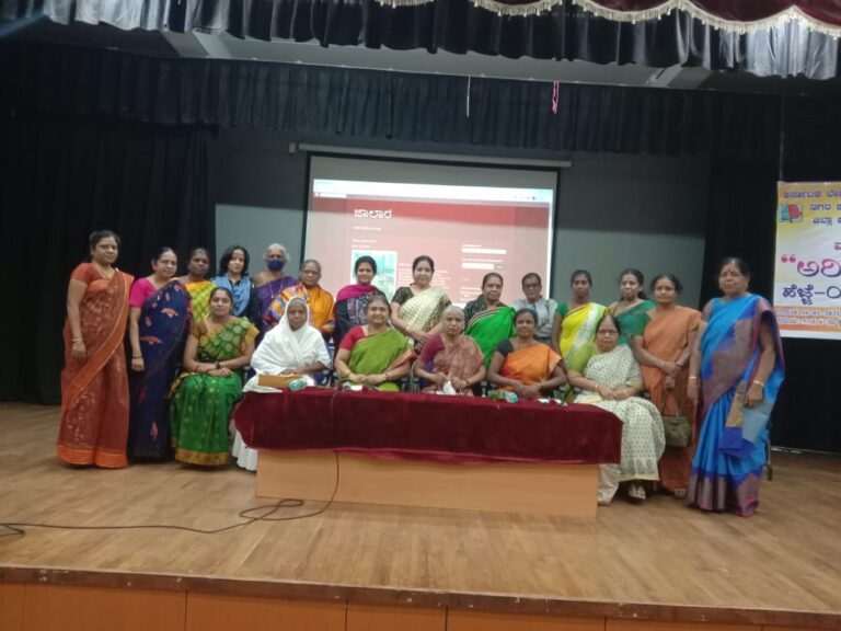 ಅಬ್ಬಾ! ಹ್ಯಾಟ್ಸಾಪ್ ಲೇಖಕಿಯರೇ…