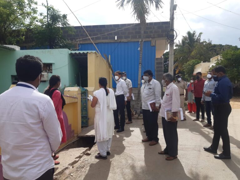ರೆಡ್ ಝೋನ್, ಹಾಟ್ ಸ್ಪಾಟ್ ಪ್ರದೇಶಗಳ ಸೋಂಕಿತರಿಗೆ ಧೈರ್ಯ ತುಂಬಿದ ಜಿಲ್ಲಾಧಿಕಾರಿ