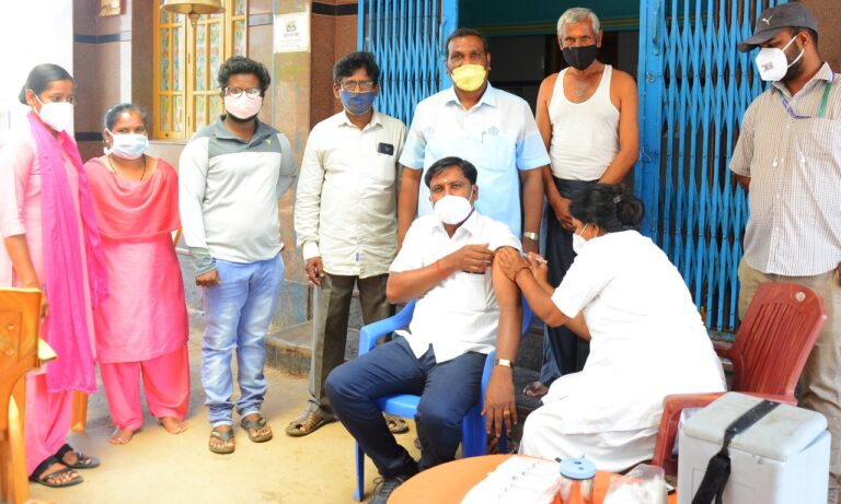 ಎರಡನೇ ಡೋಸ್ ಕೋವಿಡ್ ಲಸಿಕೆ: ಜಿಲ್ಲಾಧಿಕಾರಿ ಹೇಳಿದ್ದೇನು?