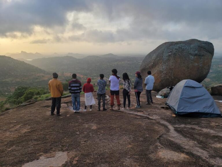 ಸ್ವರ್ಣ ಗೋಪುರದ ಮೇಲೊಂದು ರಾತ್ರಿ