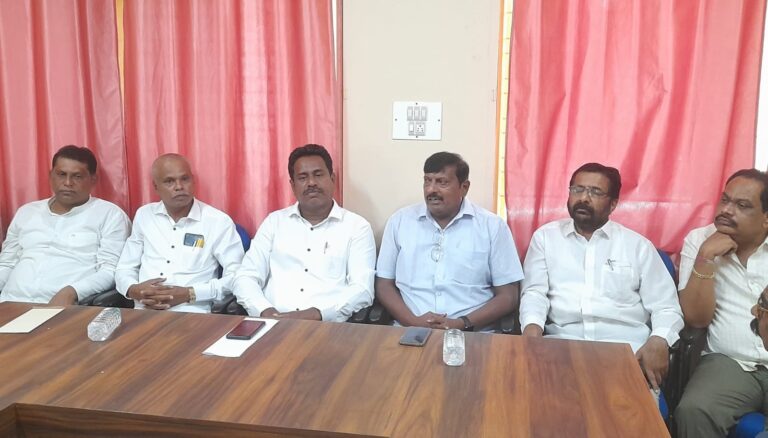 ಅಹಿಂದ ಚೈತನ್ಯ ಸಿದ್ದರಾಮಯ್ಯ ಧನಿಯಾಕುಮಾರ್