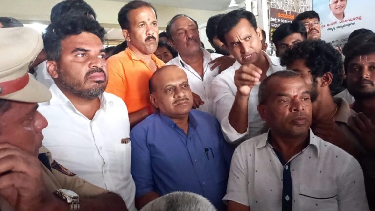 ವೈದ್ಯರ ನಿರ್ಲಕ್ಷ್ಯ ಬಾಣಂತಿ ಸಾವು ; ಗ್ರಾಮಸ್ಥರಿಂದ ಪ್ರತಿಭಟನೆ