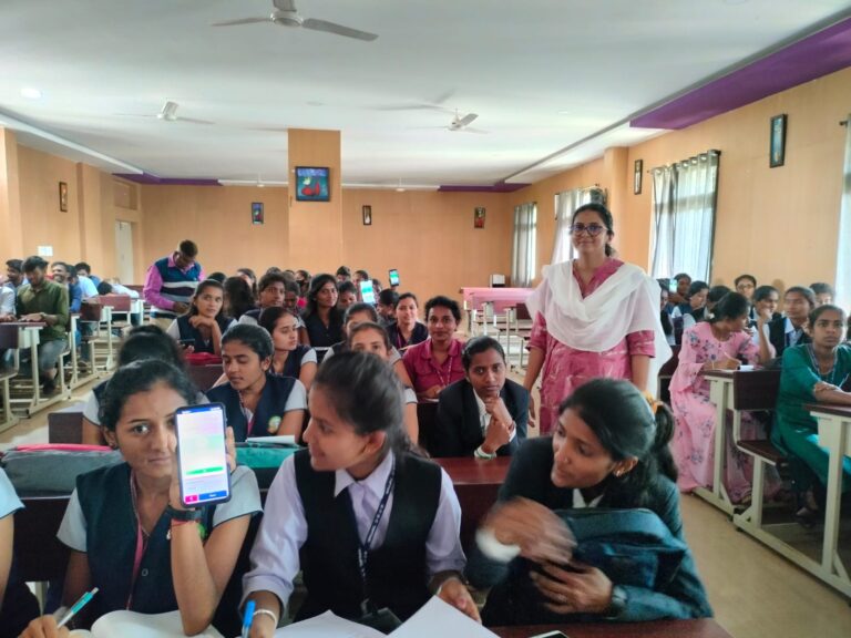 ಆಧಾರ್ ಜೋಡಣೆಯ ಕುರಿತು ವಿದ್ಯಾರ್ಥಿಗಳಿಗೆ ಜಾಗೃತಿ