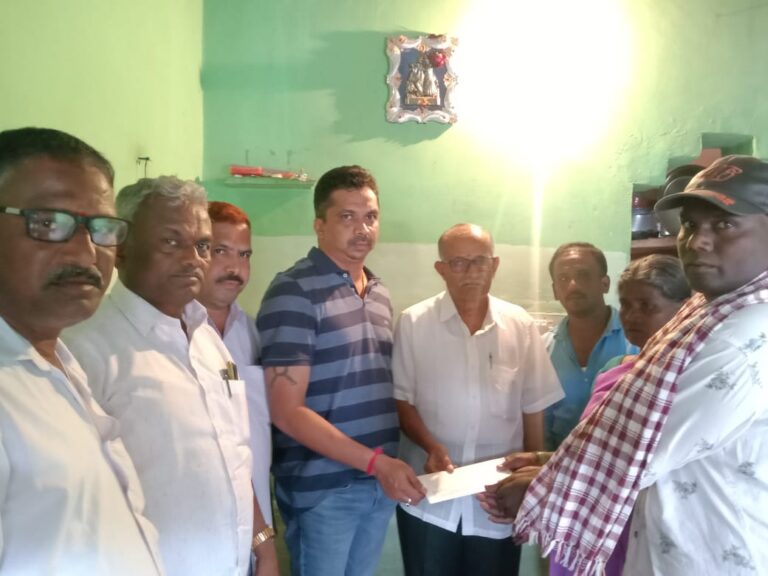 ಮೃತ ವ್ಯಕ್ತಿ ಕುಟುಂಬಕ್ಕೆ  ಆರ್ಥಿಕ ನೆರವು: ವಿ.ಪ ಸದಸ್ಯ ಆರ್.ರಾಜೇಂದ್ರ