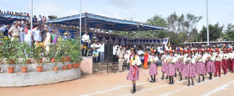 ಆದರ್ಶಗಳನ್ನು ಉಳಿಸಿಕೊಂಡು ಹೋಗುವುದು ಎಲ್ಲರ ಕರ್ತವ್ಯ: ತಹಶಿಲ್ದಾರ್ ಮಮತಾ