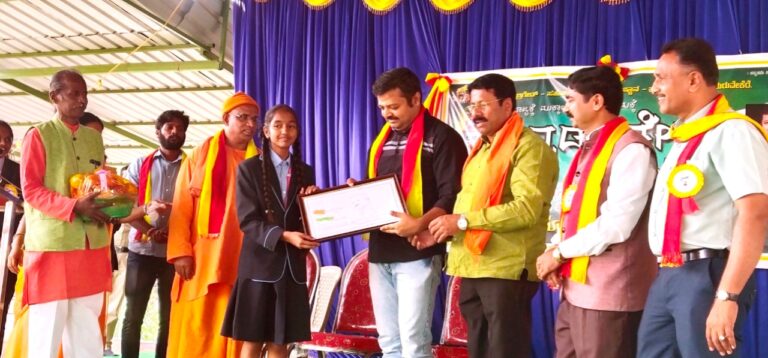 ಕನ್ನಡ ಬರೆದಂತೆ ಓದಬಹುದಾದ  ವೈಶಿಷ್ಟ್ಯ ಭಾಷೆ:  ಚಕ್ರವರ್ತಿ ಸೂಲಿಬೆಲೆ