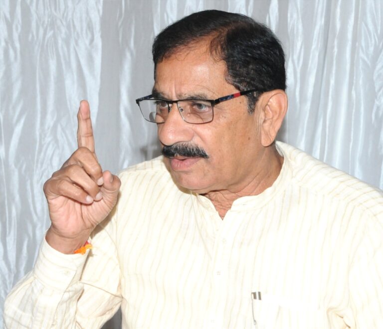 ಸಾರ್ವರ್ಕರ್ ಫ್ಲೆಕ್ಸ್ ಹರಿದ ಪ್ರಕರಣ ; ಕಿಡಿಗೇಡಿಗೆ ಗುಂಡಿಡುವಂತೆ ಸೊಗಡು ಶಿವಣ್ಣ ಆಗ್ರಹ