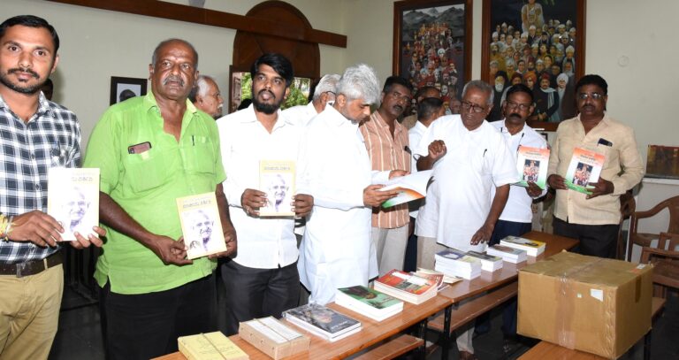 ಮಹಾತ್ಮ ಗಾಂಧಿ ಪುಸ್ತಕ ಪ್ರದರ್ಶನಕ್ಕೆ ಮುರಳೀಧರ ಹಾಲಪ್ಪ‌ ಶ್ಲಾಘನೆ