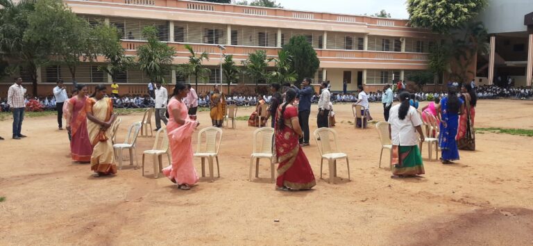 ಮಕ್ಕಳಿಂದ ವಿಶೇಷವಾಗಿ ಆಚರಣೆಗೊಂಡ ಶಿಕ್ಷಕರ ದಿನಾಚರಣೆ