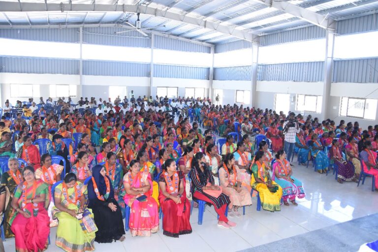 ನಕಲಿ ಸ್ತ್ರೀ ಸಂಘಗಳ ವಿರುದ್ಧ ಹೋರಾಟ: ಅಂಬಿಕಾ ಹುಲಿನಾಯ್ಕರ್