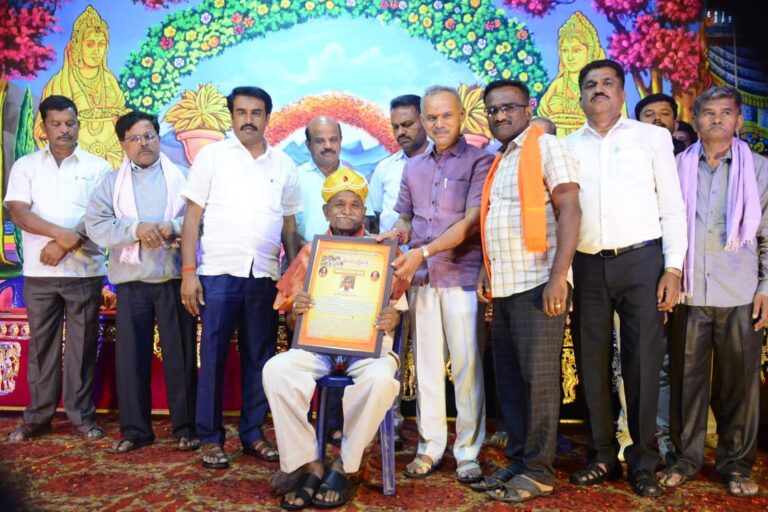 ಜನಮೆಚ್ಚಿದ ಶಿಕ್ಷಕರಿಗೆ ಕಿರೀಟ ತೊಡಿಸಿದ ಸುರೇಶಗೌಡ