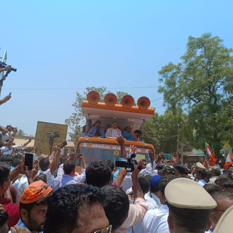 ಸಿಎಂ ಬೊಮ್ಮಾಯಿ ನಾಮಪತ್ರ: ಕಿಚ್ಚನ ಸಾಥ್