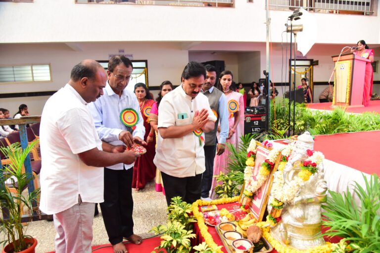 ನಿಮ್ಮ ಸಾಧನೆ ಸಮಾಜದ ಸಾಧನೆಯಾಗಲಿ: ವೂಡೇ ಕೃಷ್ಣ