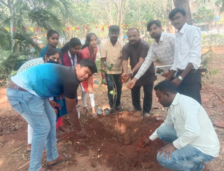 <em>ಸುಸ್ಥಿರ ಬದುಕಿನತ್ತ ಸಾಗುವ ತುರ್ತಿದೆ</em> – ಪ್ರೊ.ಬಿ. ಕರಿಯಣ್ಣ.