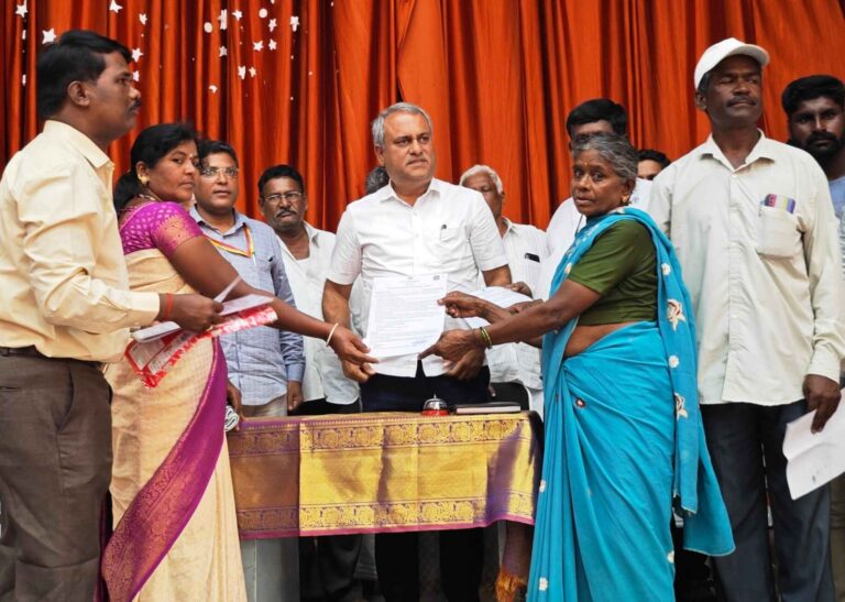 ಗೌಡಗೆರೆಯ ಅಲೆಮಾರಿ ನಗರದ ಅಲೆಮಾರಿಗಳಿಗೆ ಮನೆ-ಮಂಜೂರಾತಿ ಪತ್ರ