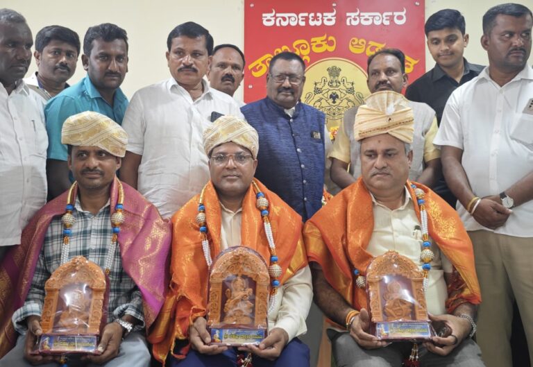 ವಾಲ್ಮೀಕಿ ದರೋಡೆಕೋರನಲ್ಲ , ಕೃತಿಕಾರ ಮತ್ತು ವಿದ್ವಚ್ಚಿಂತಕ ; ಸಿಂಗದಹಳ್ಳಿ ರಾಜಕುಮಾರ್